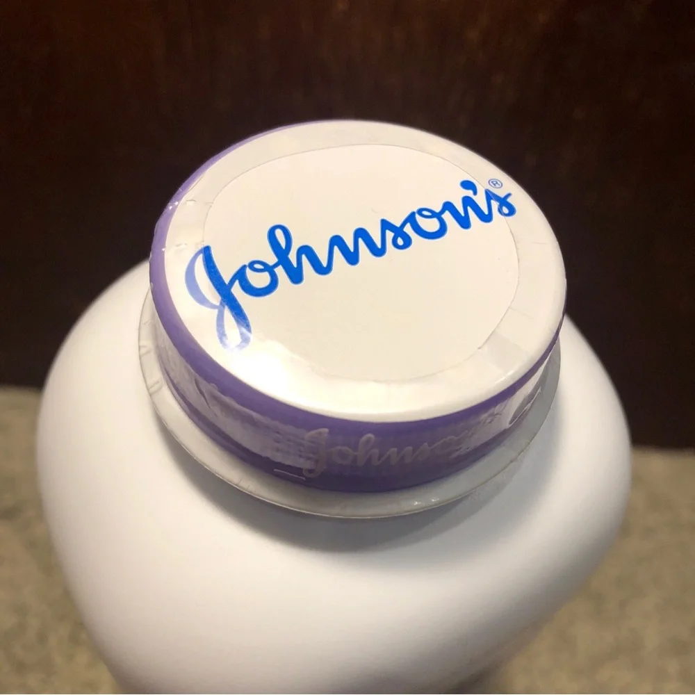 Johnson’s Lavender Powder Baby Powder Relaxing w/ Cornstarch, 15oz